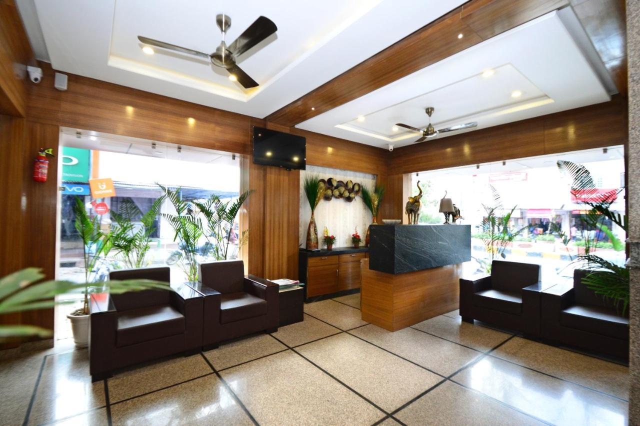 Hopp Inn ウダイプル エクステリア 写真