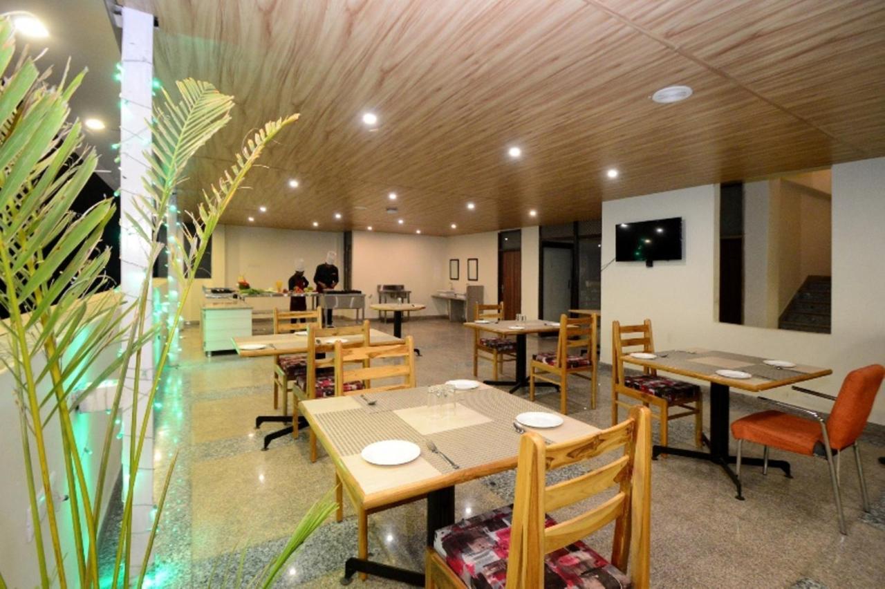 Hopp Inn ウダイプル エクステリア 写真